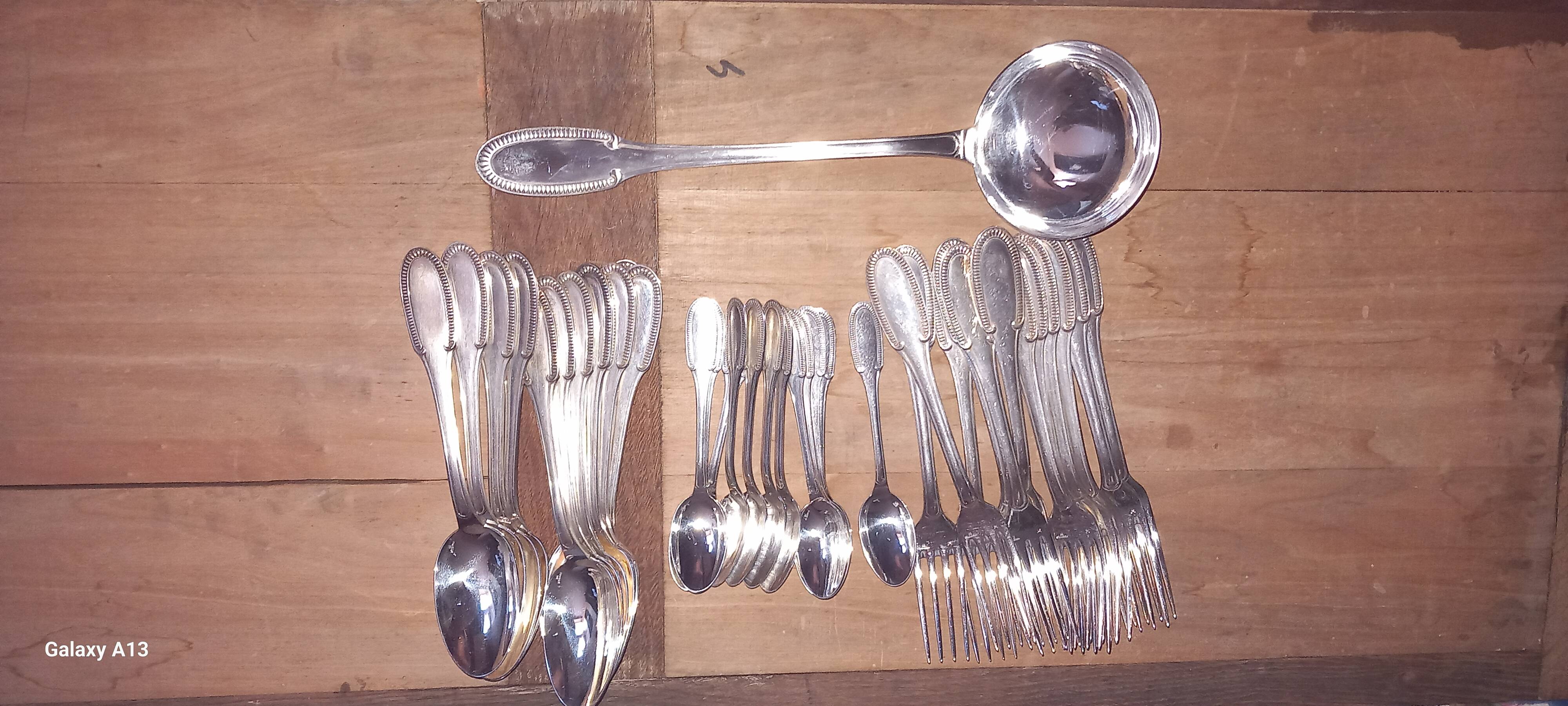Silver-plated metal cutlery set ercuis in its gadroons model box