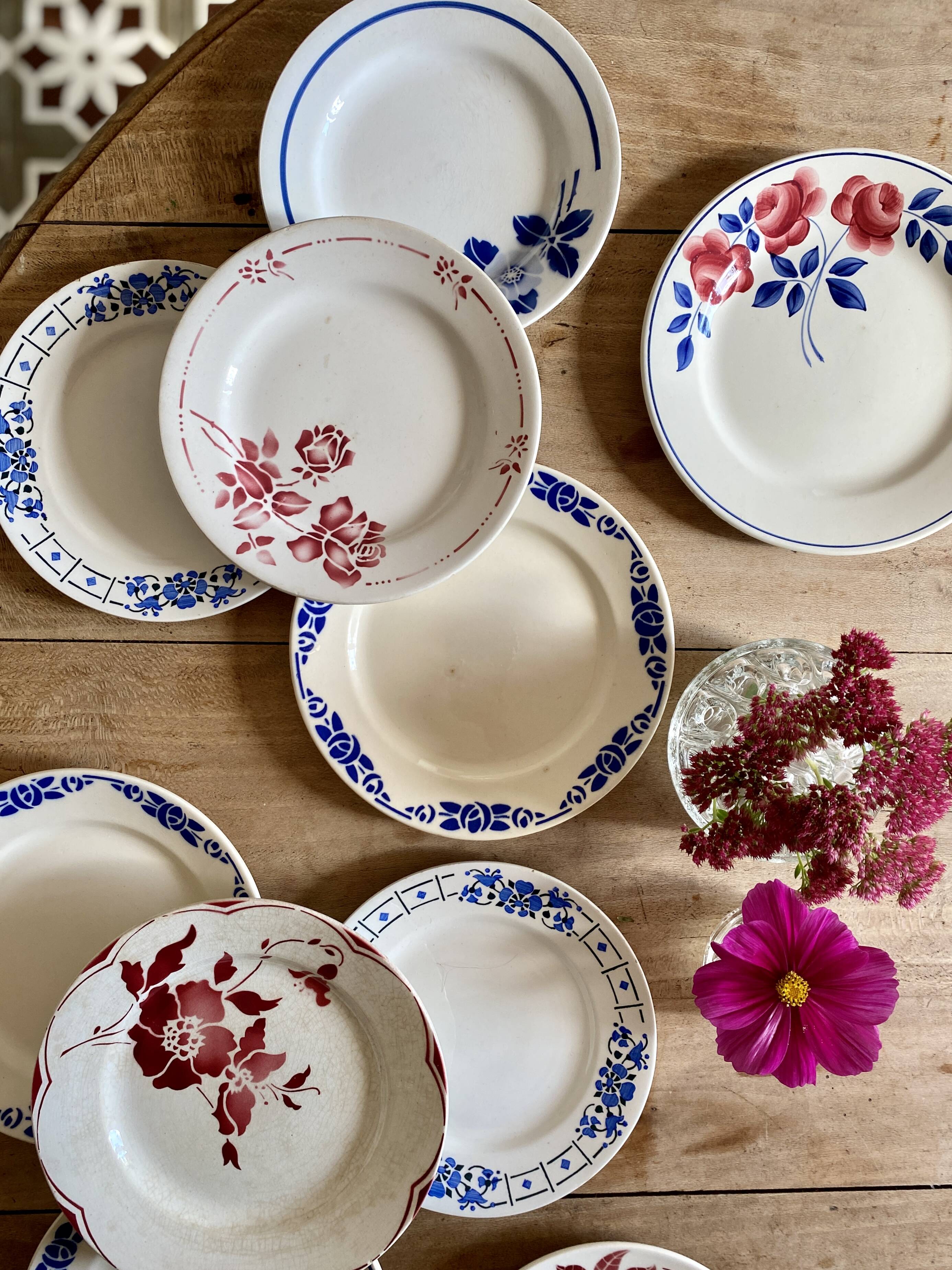 Set of 10 mismatched vintage dessert plates