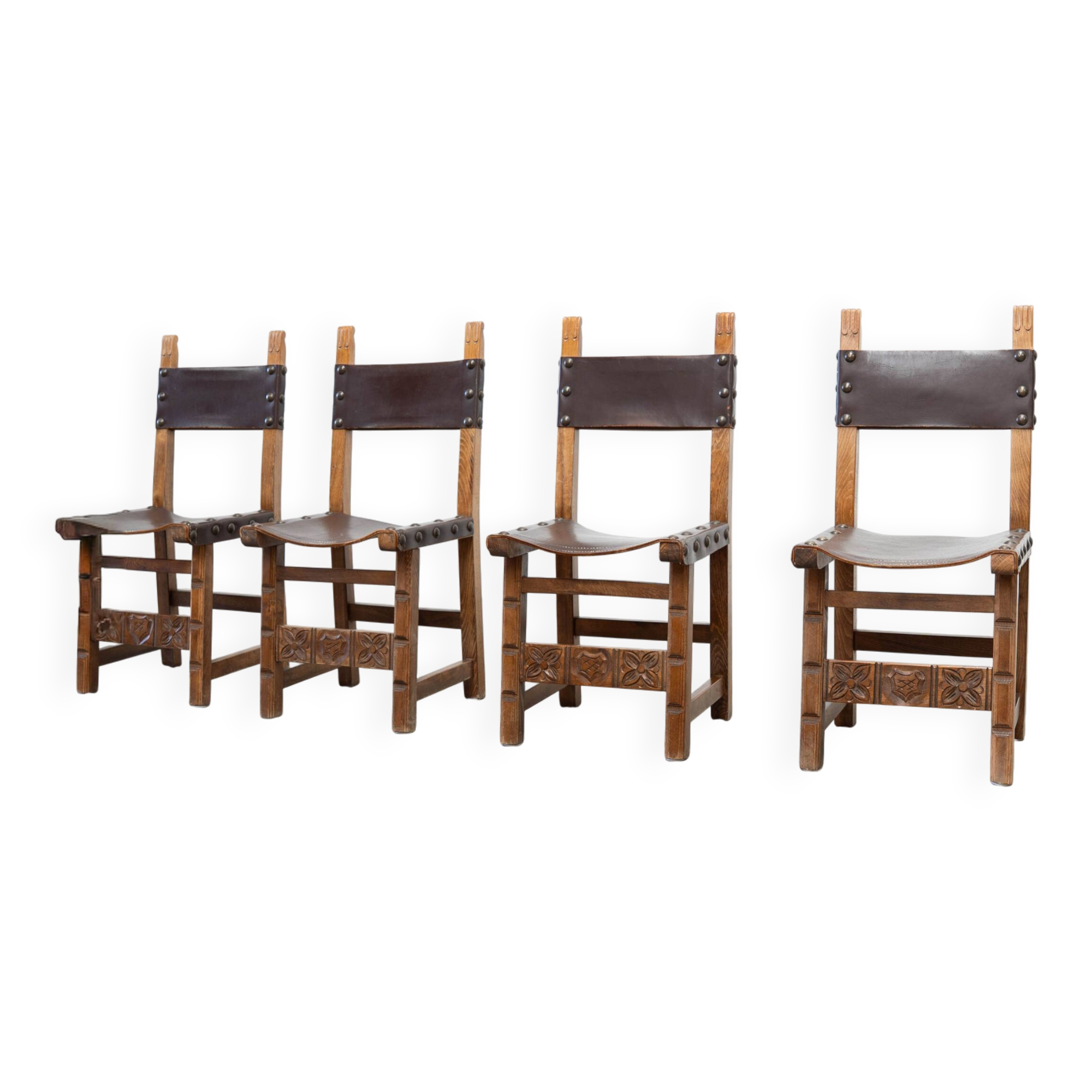 Ensemble de quatre chaises de salle à manger espagnoles