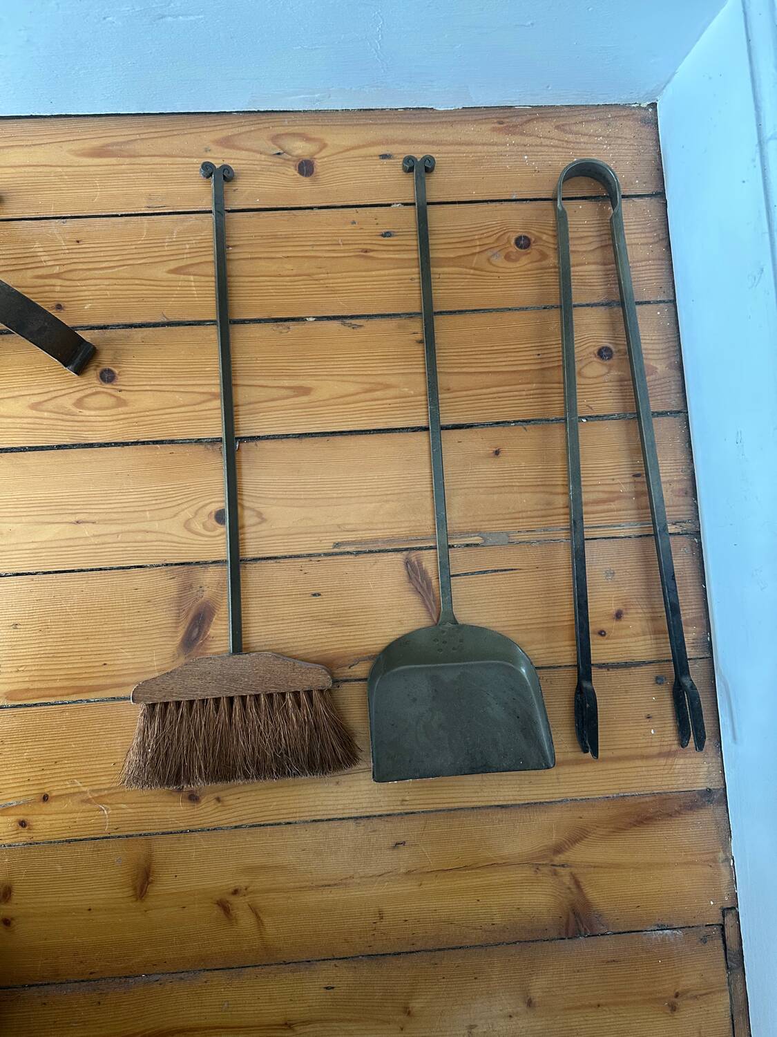 Brutalist fireplace men, 1970