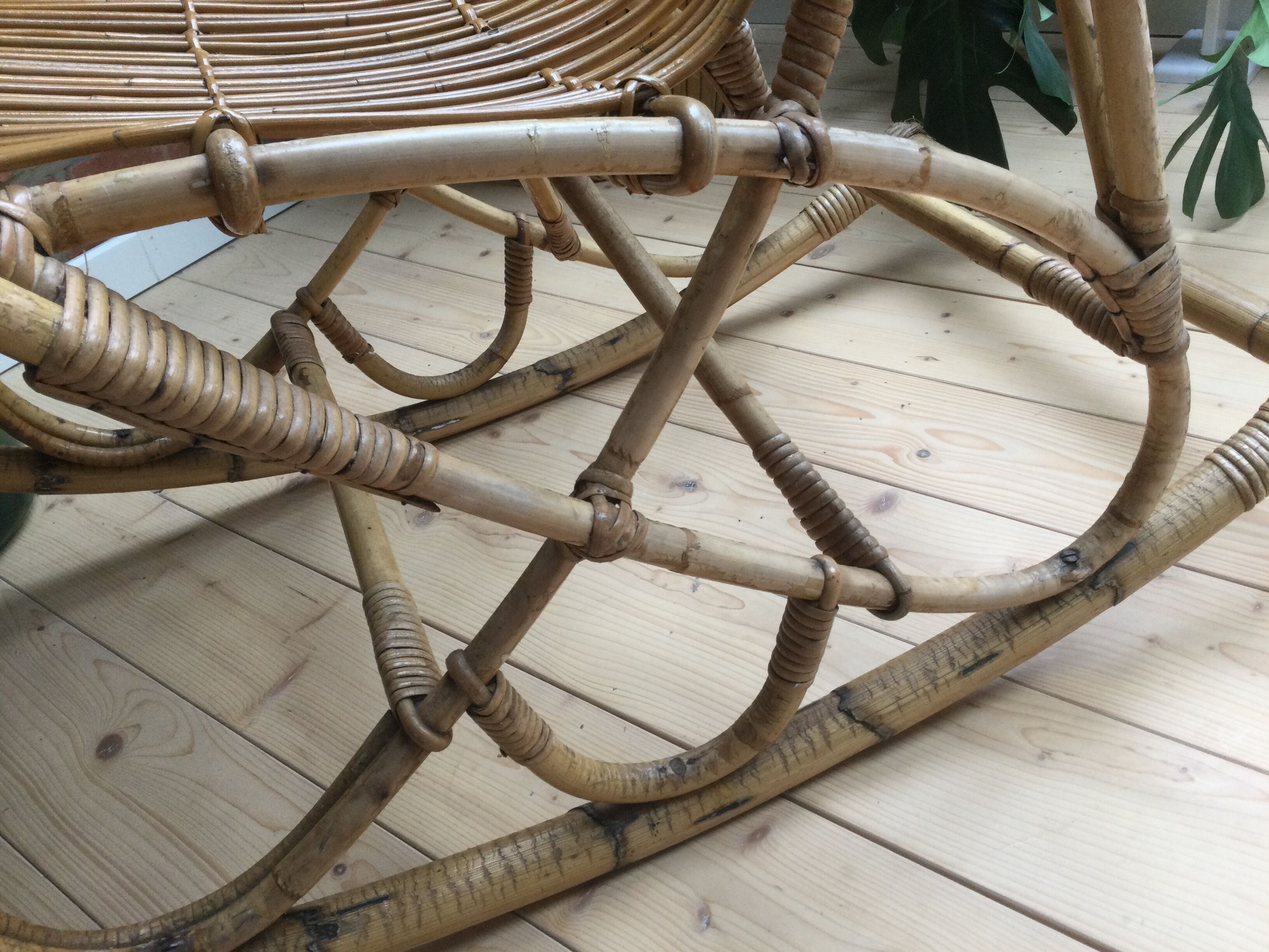 Fauteuil à bascule rocking chair en rotin