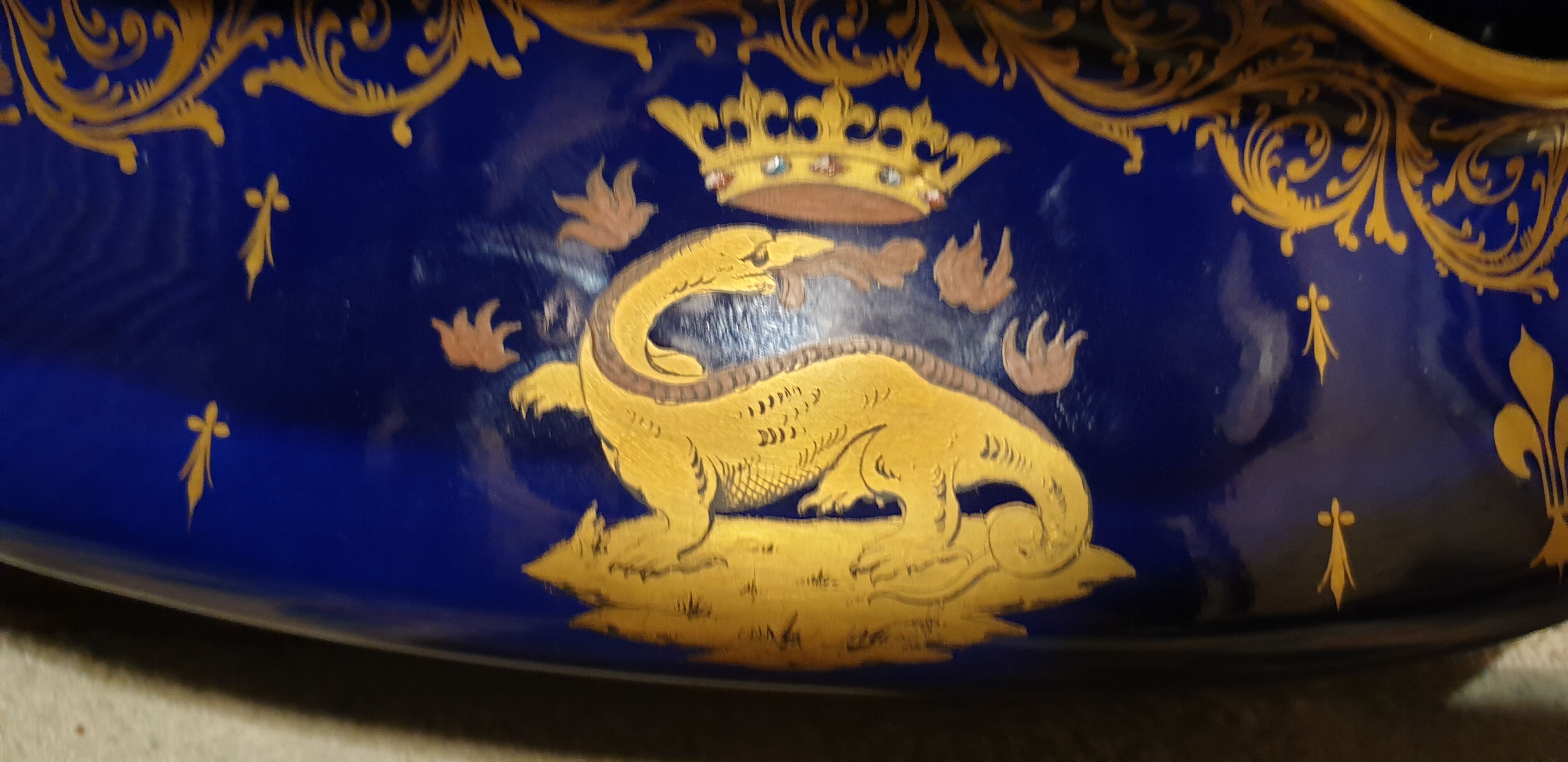 Gardener in blue porcelain of Tours, signed Herbinière.  Nineteenth century.