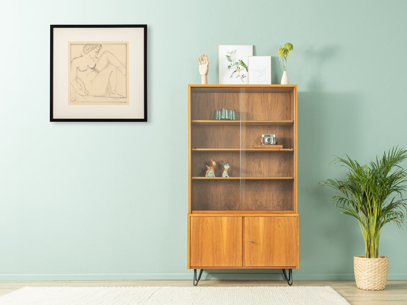 Sitting female nude, charocal drawing on paper, 62 x 62 cm