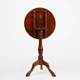 20th Century English small round tilt top table in solid oak, UK