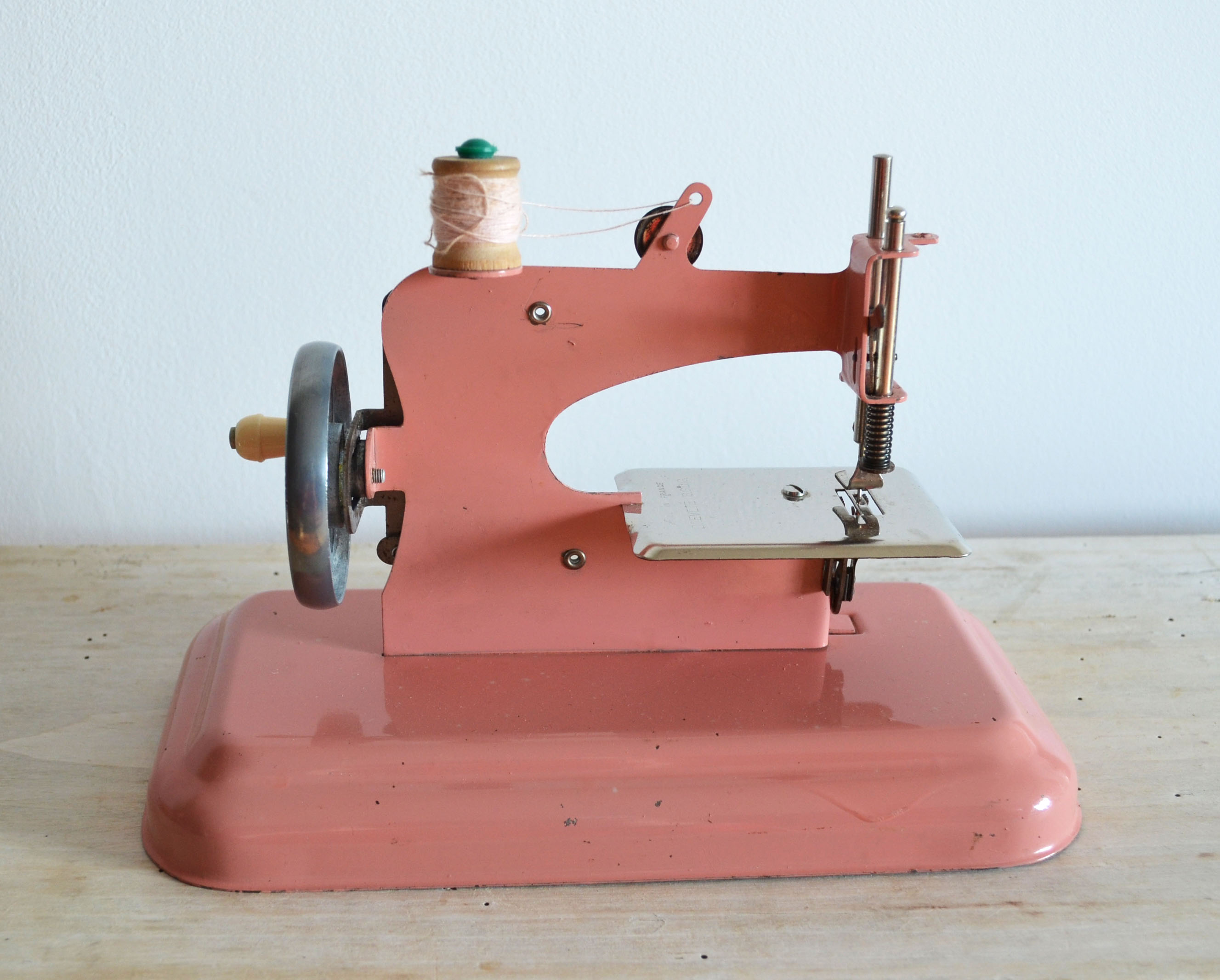 Machine à coudre et fer à repasser jouets enfant