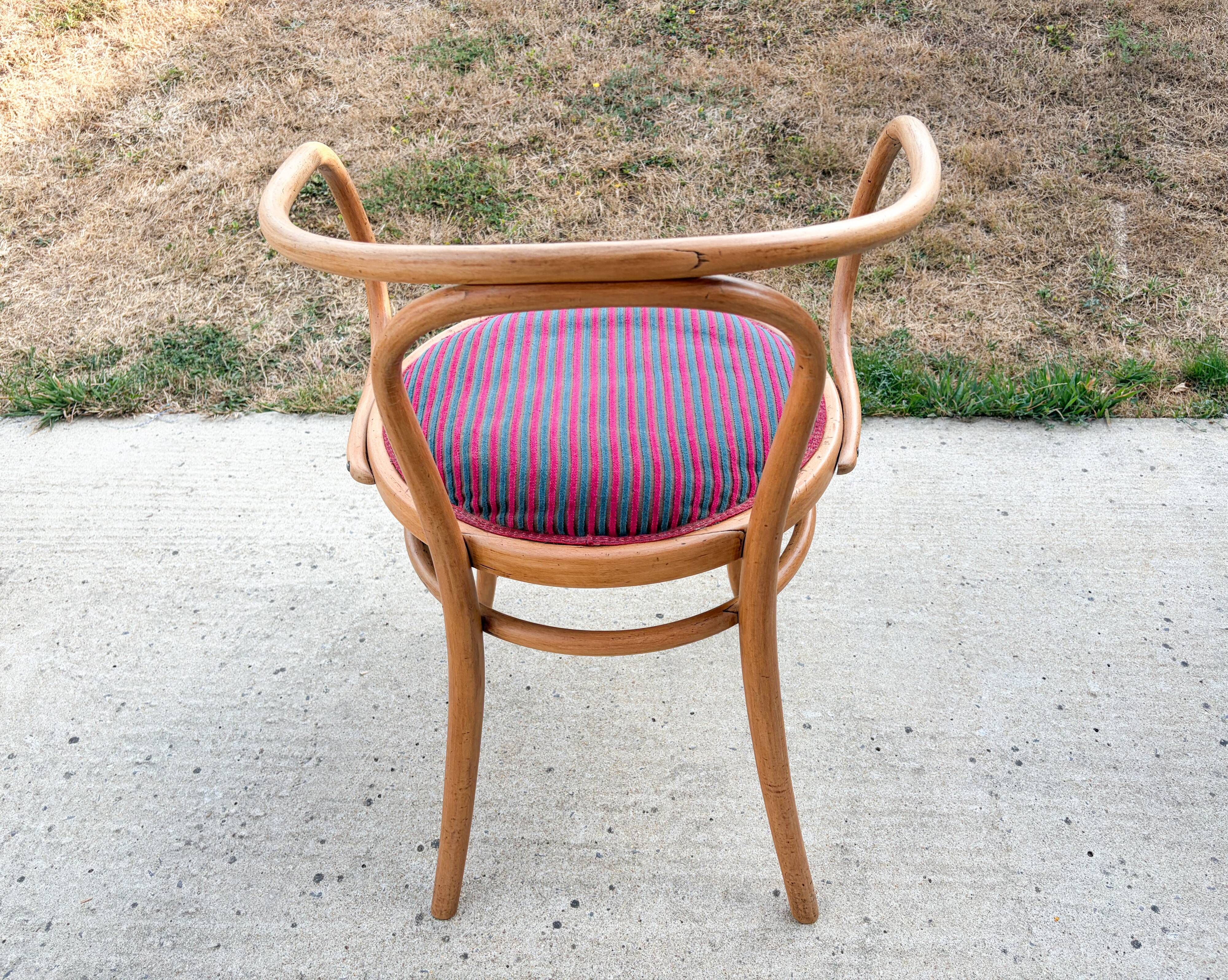 Fauteuil en bois courbé , 209 de Thonet , dit Le Corbusier , 1900'