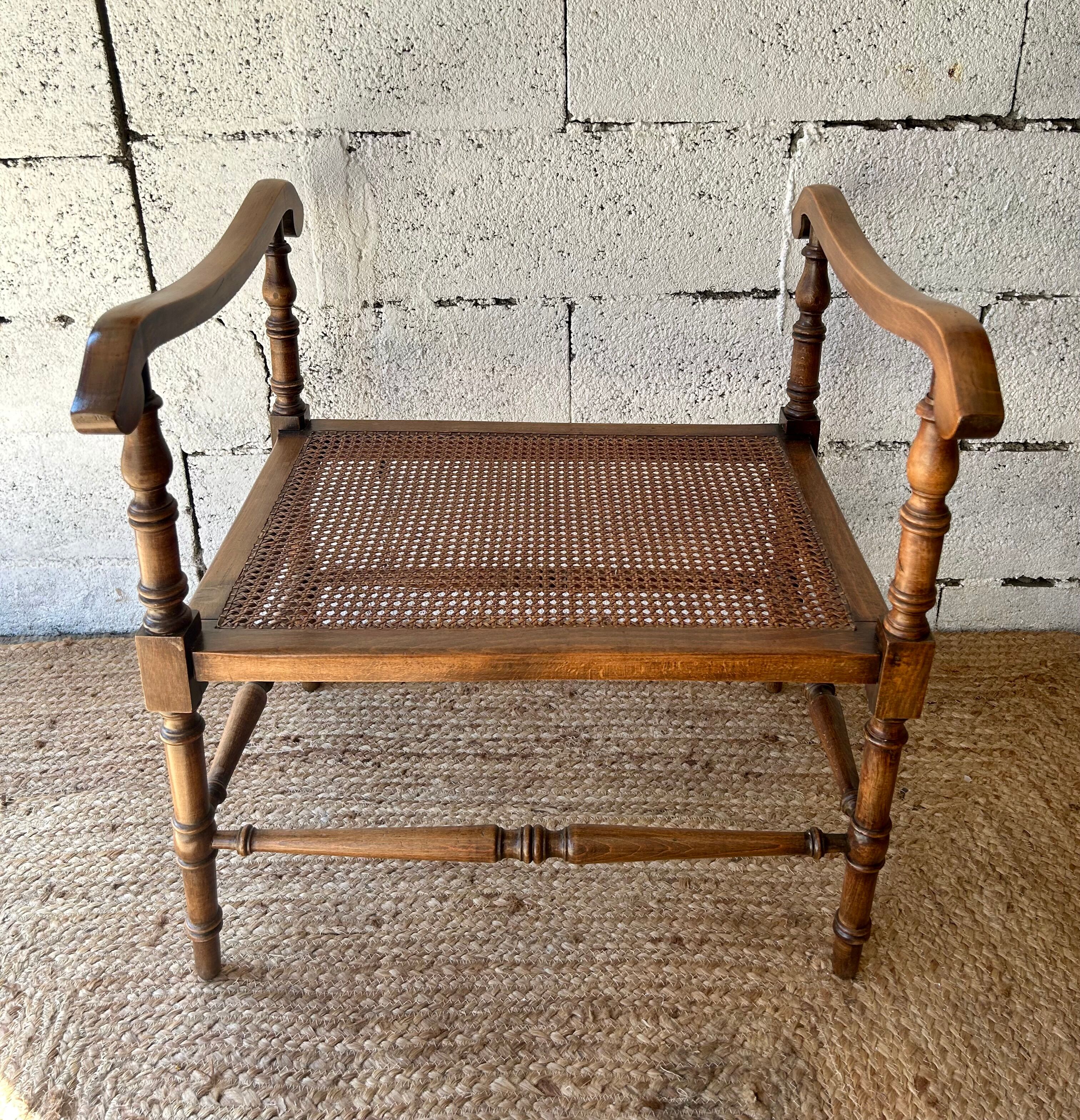 Petit banc d’appoint canné de style Anglais