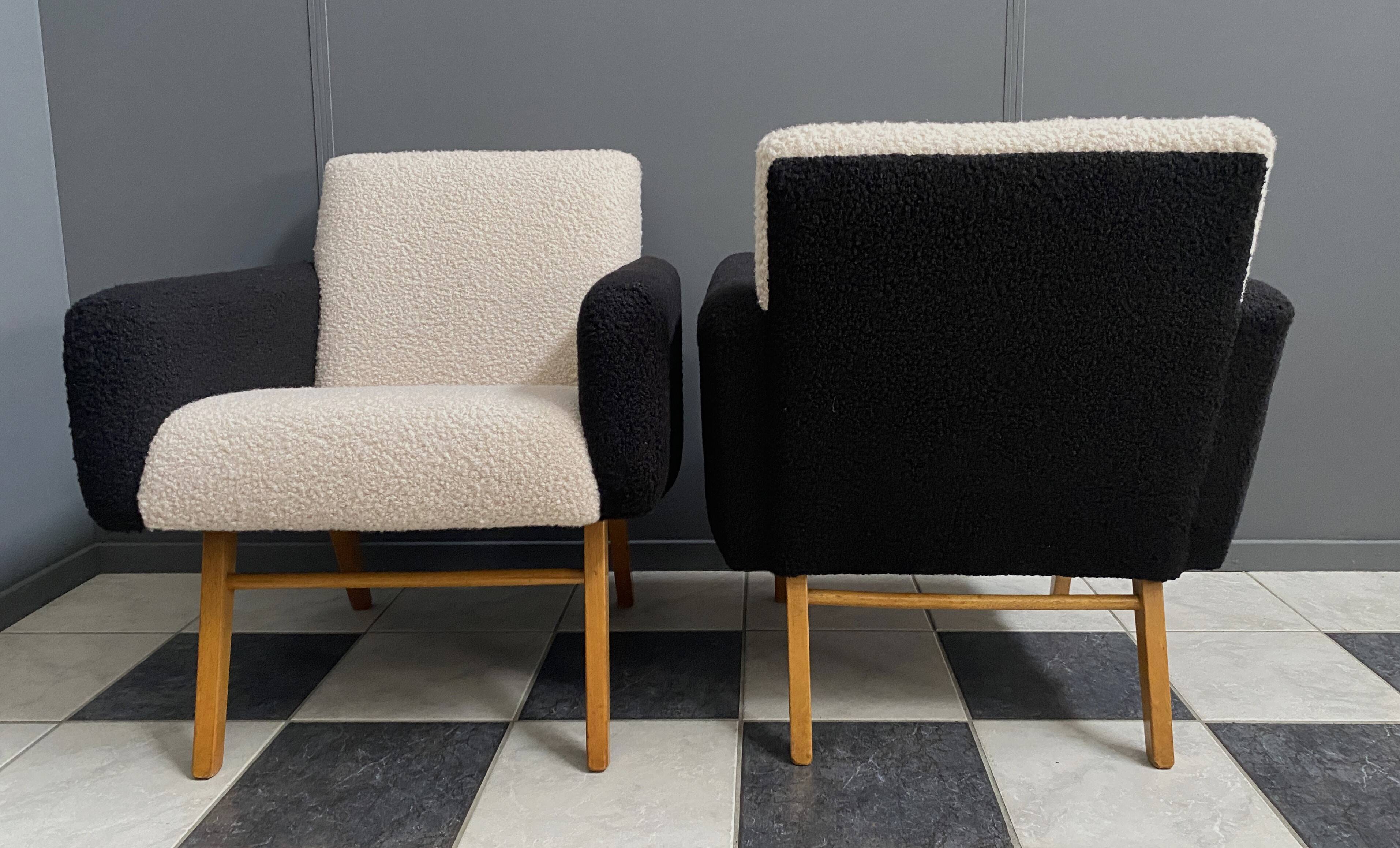set of 2 black and White boucle lounge chairs 1960s