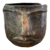 Vase tête en terre cuite