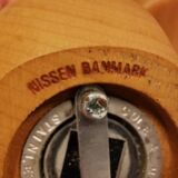 Moulins à poivre et à sel conçus par Nissen Denmark, fin du XXe siècle.
