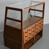 Meuble de mercerie ou comptoir de magasin espagnol ancien en hêtre et chêne, années 1950