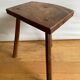Tabouret tripode en bois