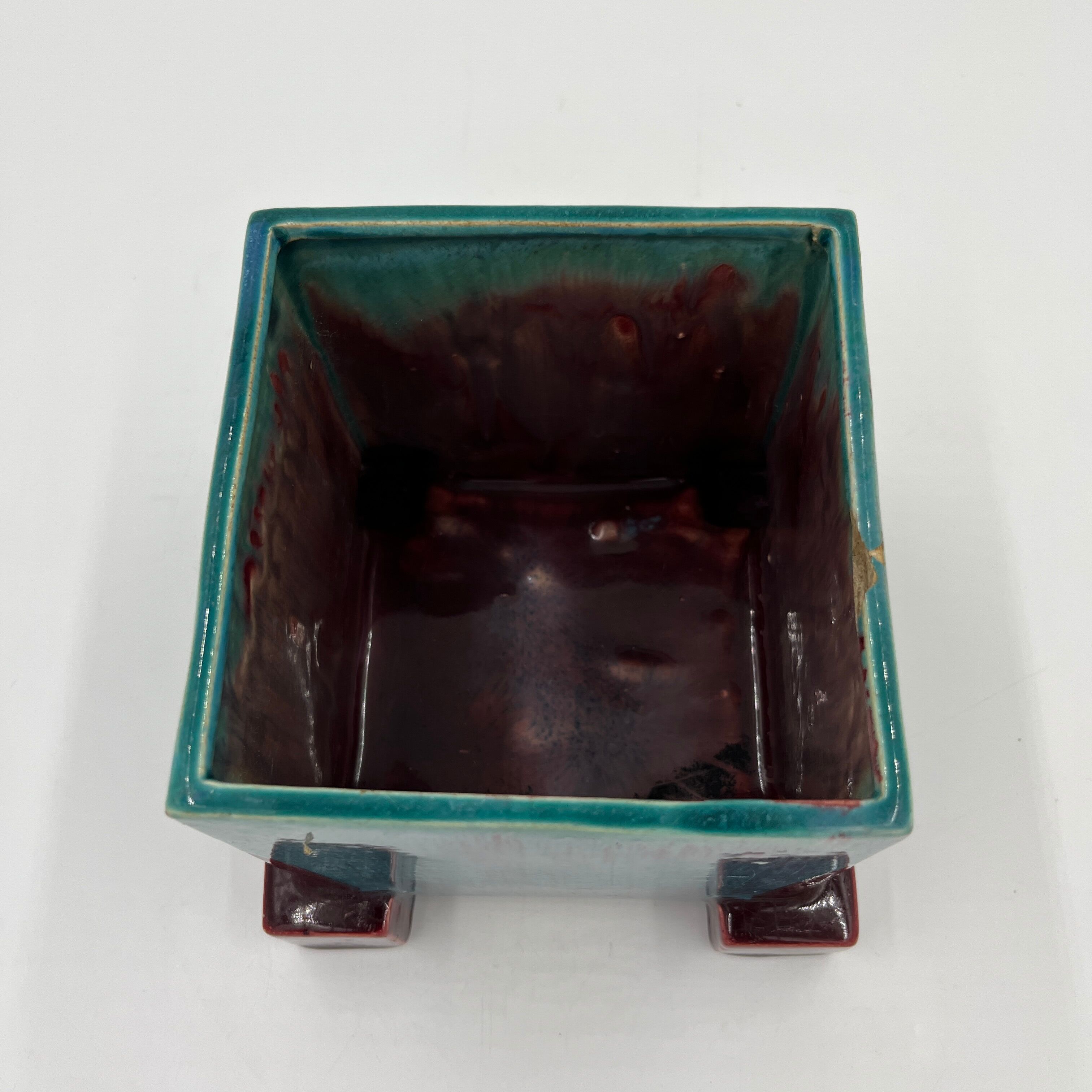 Square art deco pot cover of Thulin pottery