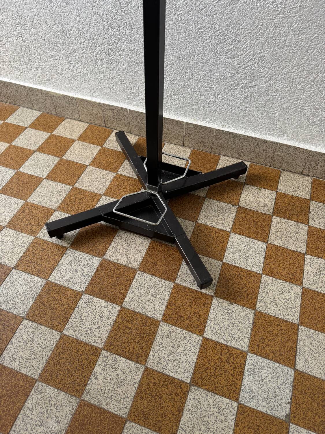 Coat rack/parrot cloakroom 70s