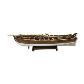 Model boat boat with 16 oars