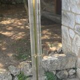 Lampadaire en plexiglass et laiton doré époque xxeme siècle