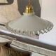 Suspension baladeuse vintage opaline blanche dentelle