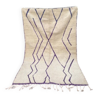 Traditional handwoven Berber rug, size 150 x 250 cm