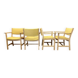 Suite of 4 Hans Wegner armchairs "Scandinavian design" 1960.