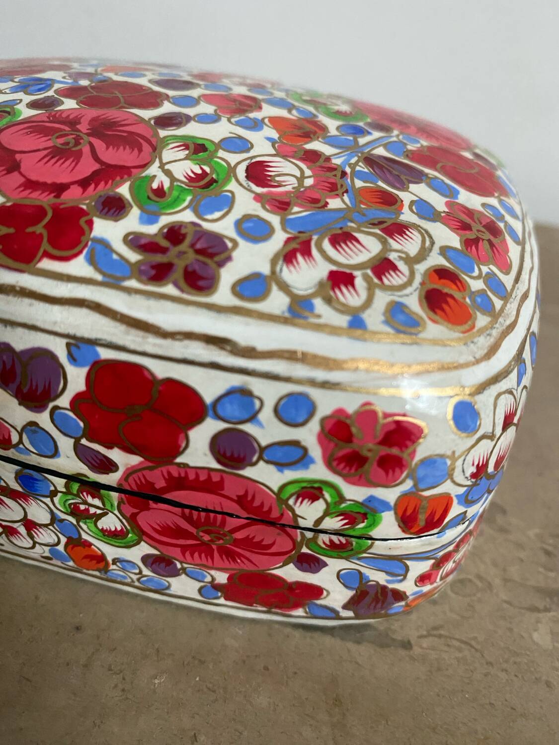 Old lacquered papier-mâché jewelry box