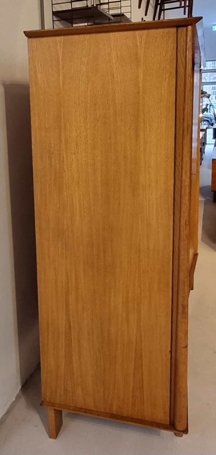 Armoire du milieu du siècle