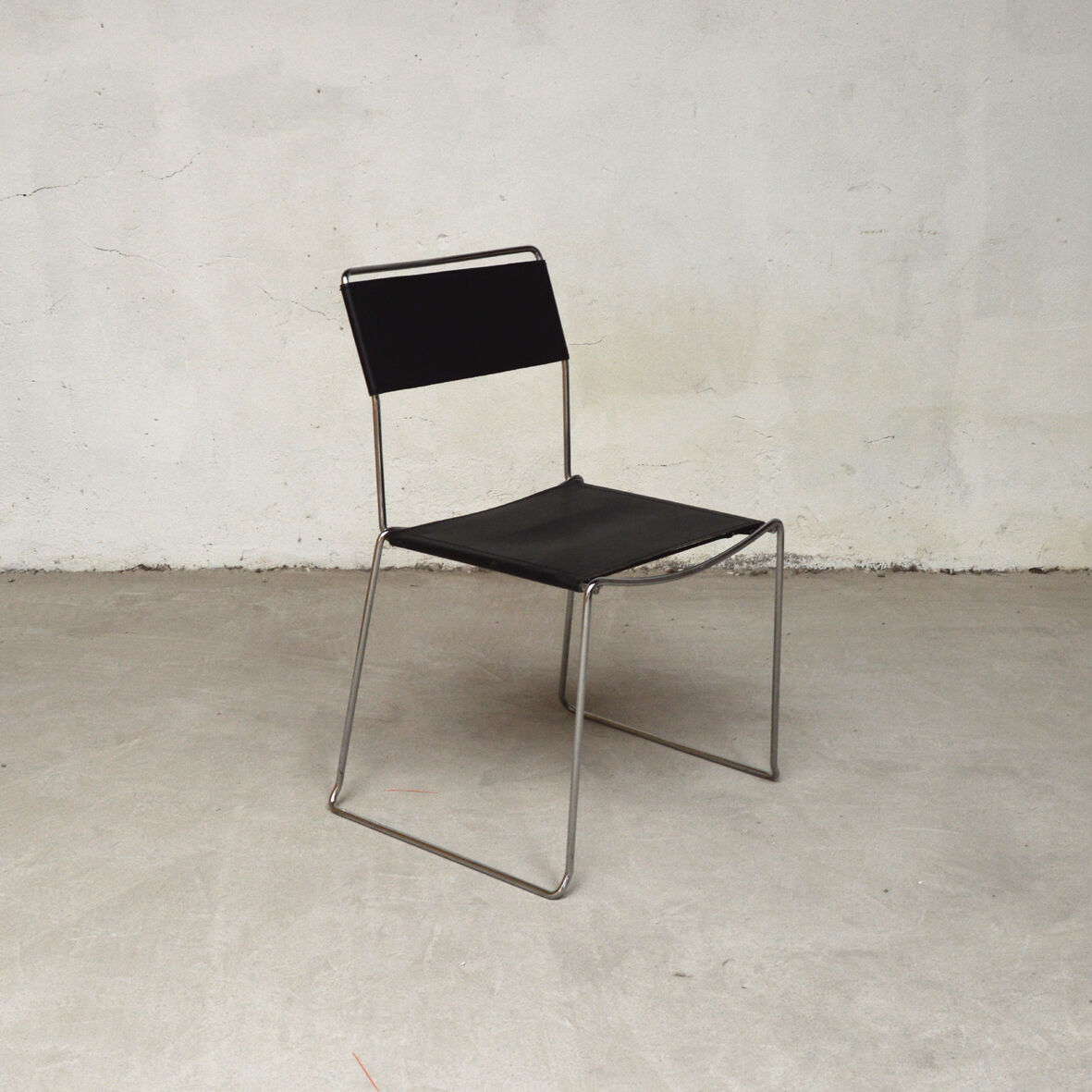Set of 8 Italian Chairs in leather and steel, 1970