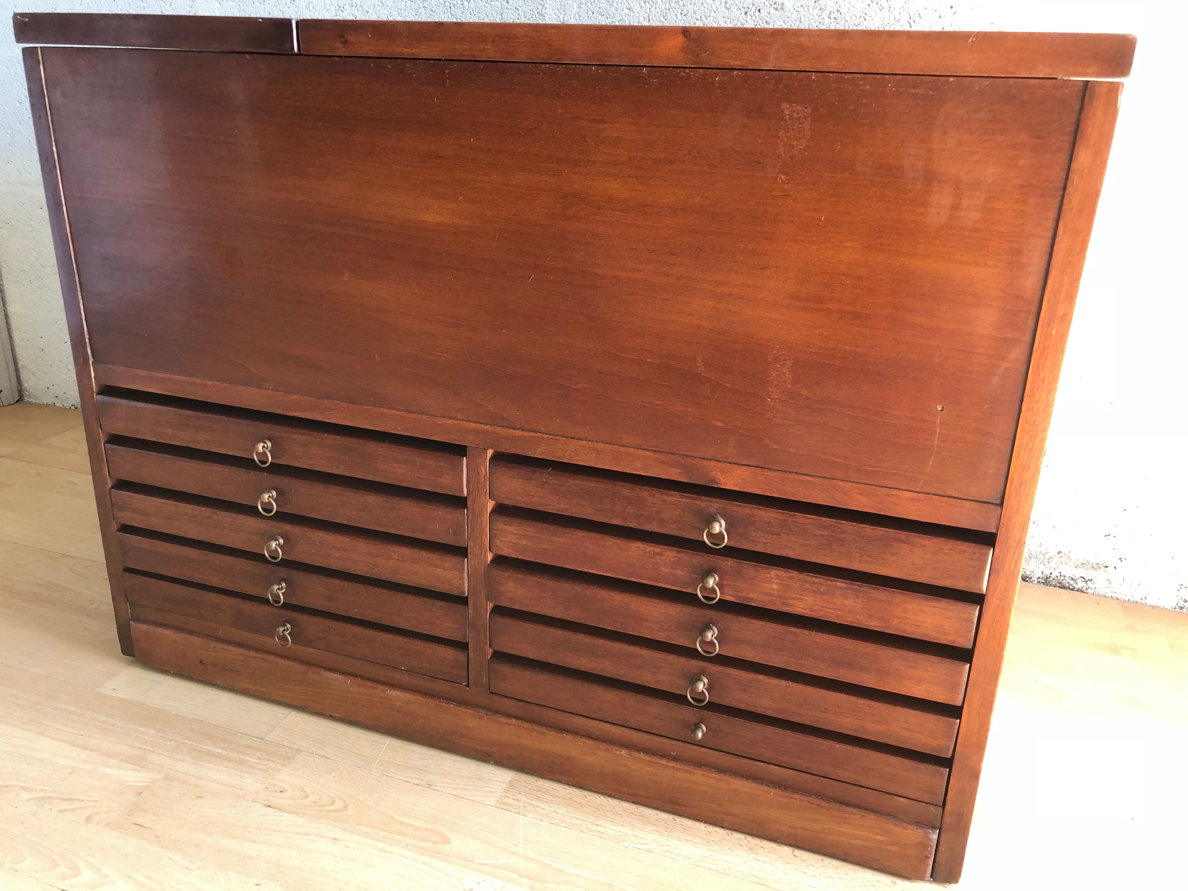 Storage box