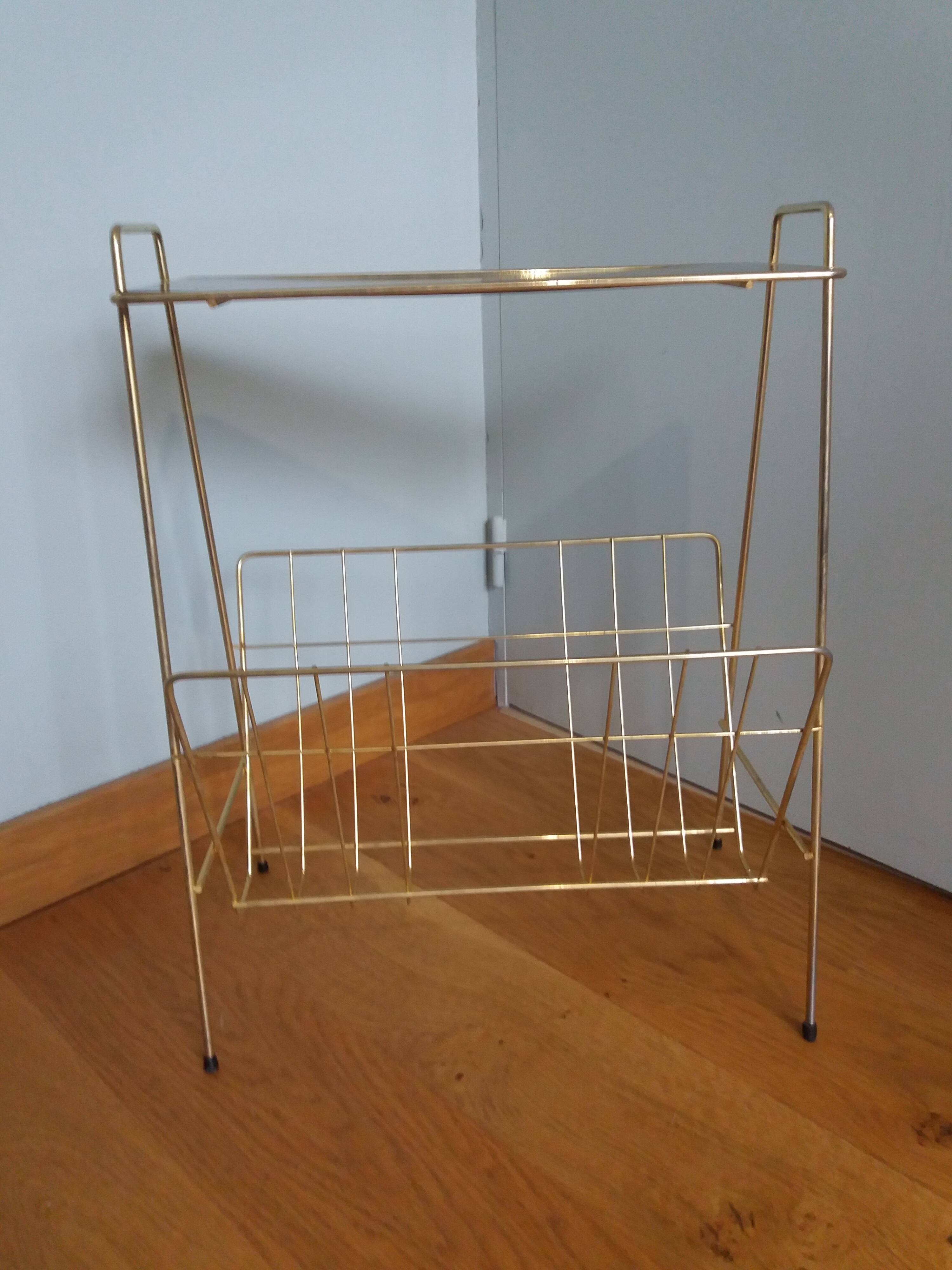 Saddle magazine holder