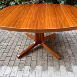 Table en teck extensible à deux rallonges