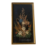 Old painting frame dried flowers vintage