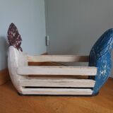 Holder of magazines hen rooster