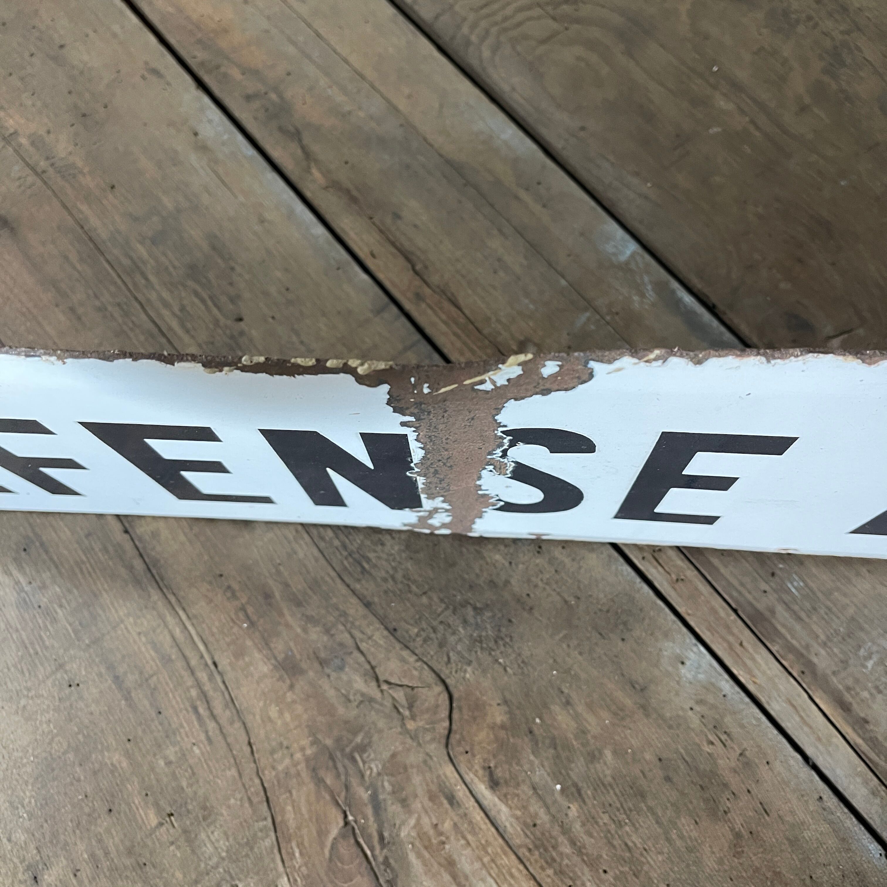 Old enamelled plaque "no smoking"