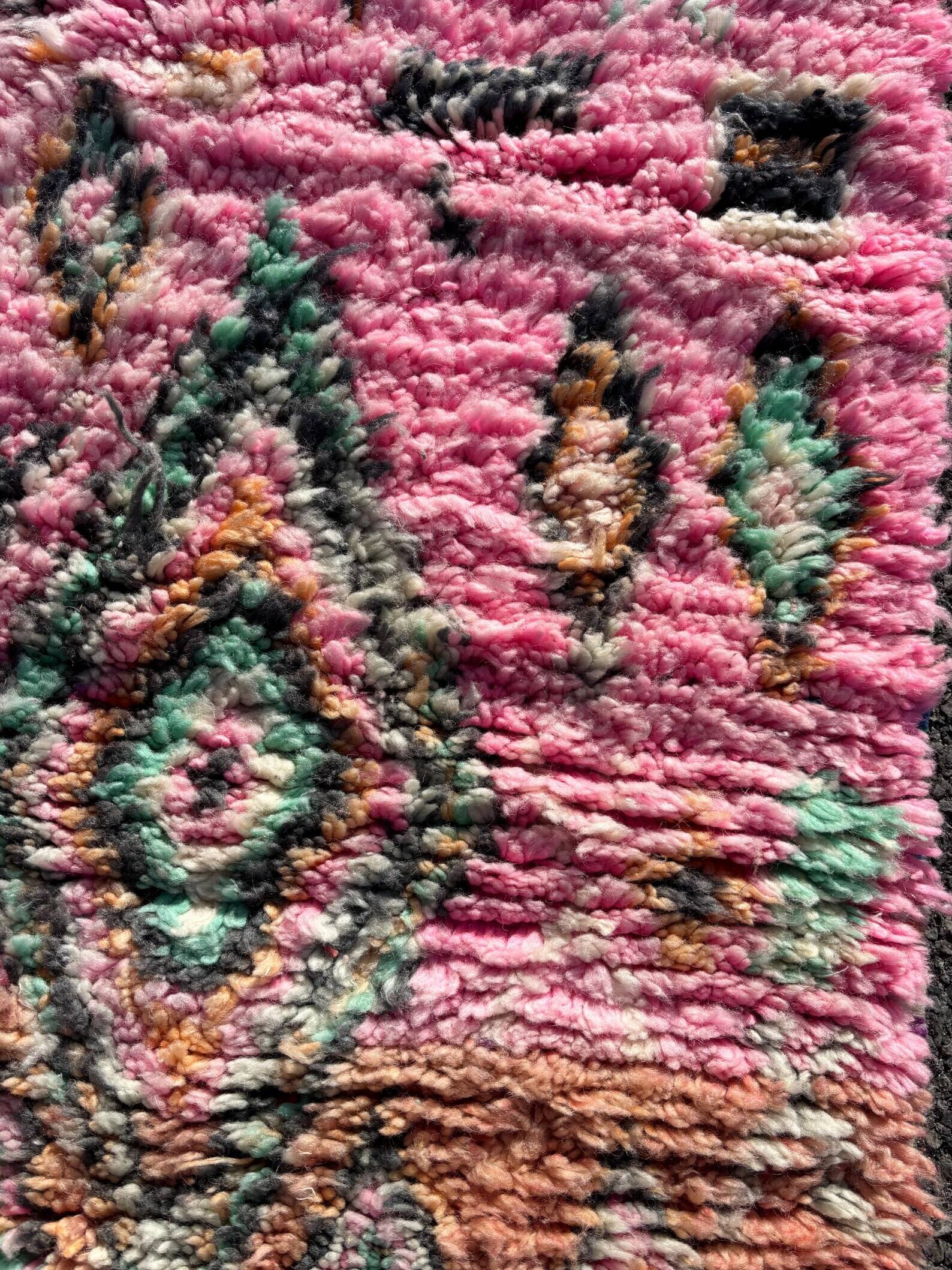 Moroccan Berber carpet Boujad pink made to measure – Colourful handcrafted carpet in l