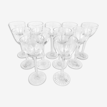 Onze verres à pieds en cristal