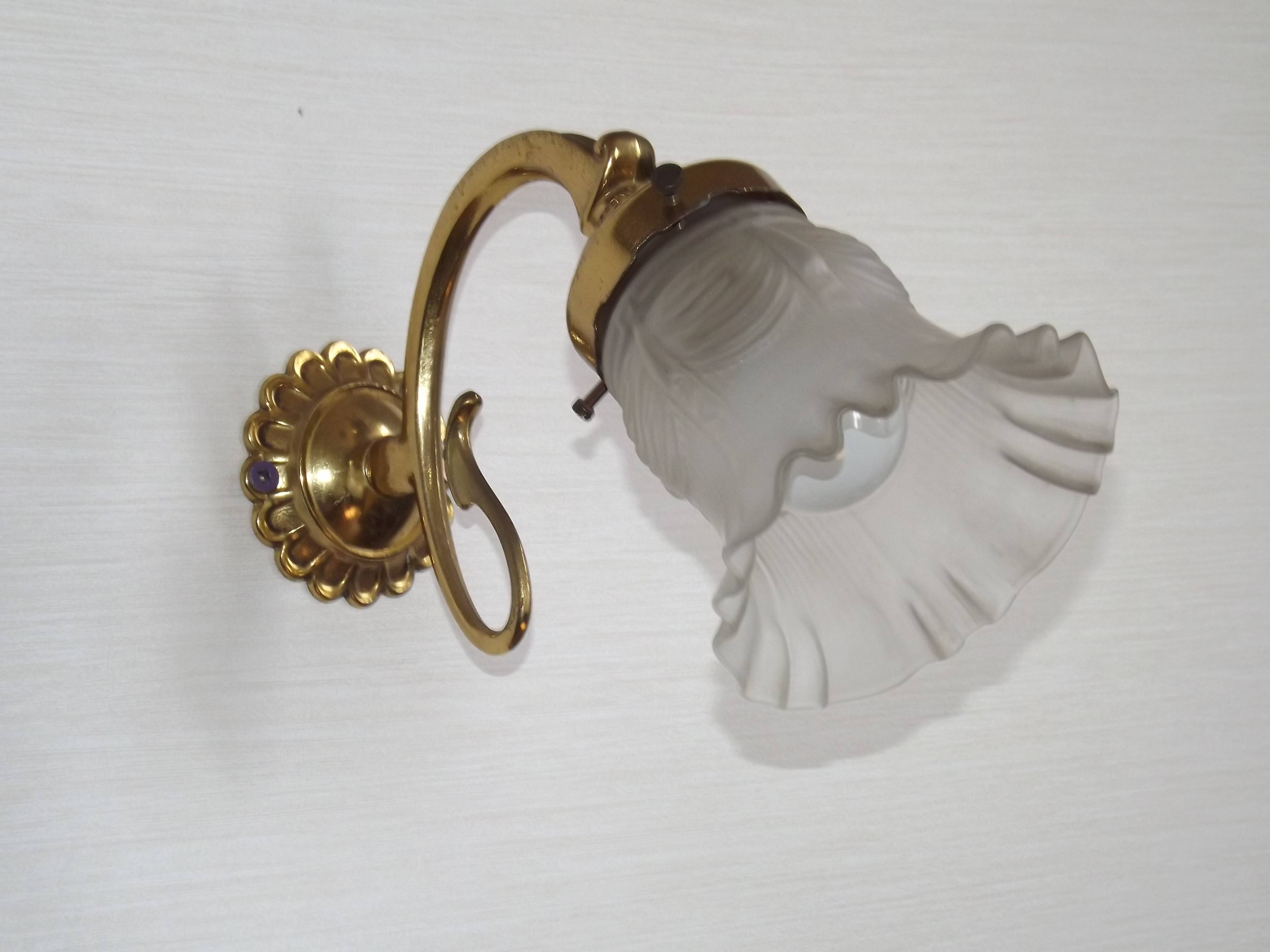 French Vintage Brass Single Wall Light Patterned Frilled Glass Shade