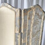 Antique Chinoiserie-style screen from the early 20th century in damask silk.