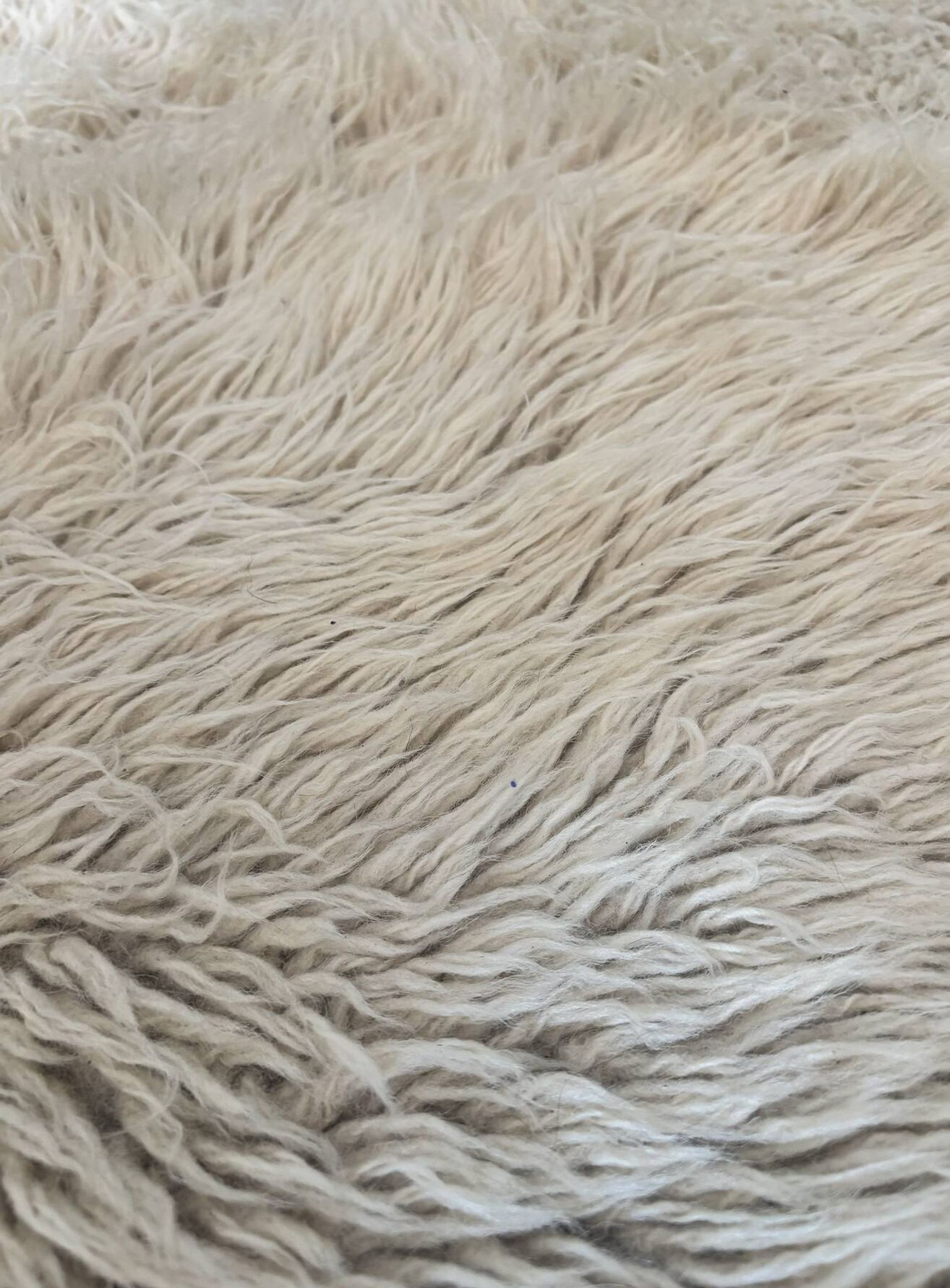 Large vintage carpet 100% pure wool Flokati with long pile from the 60s-70s.