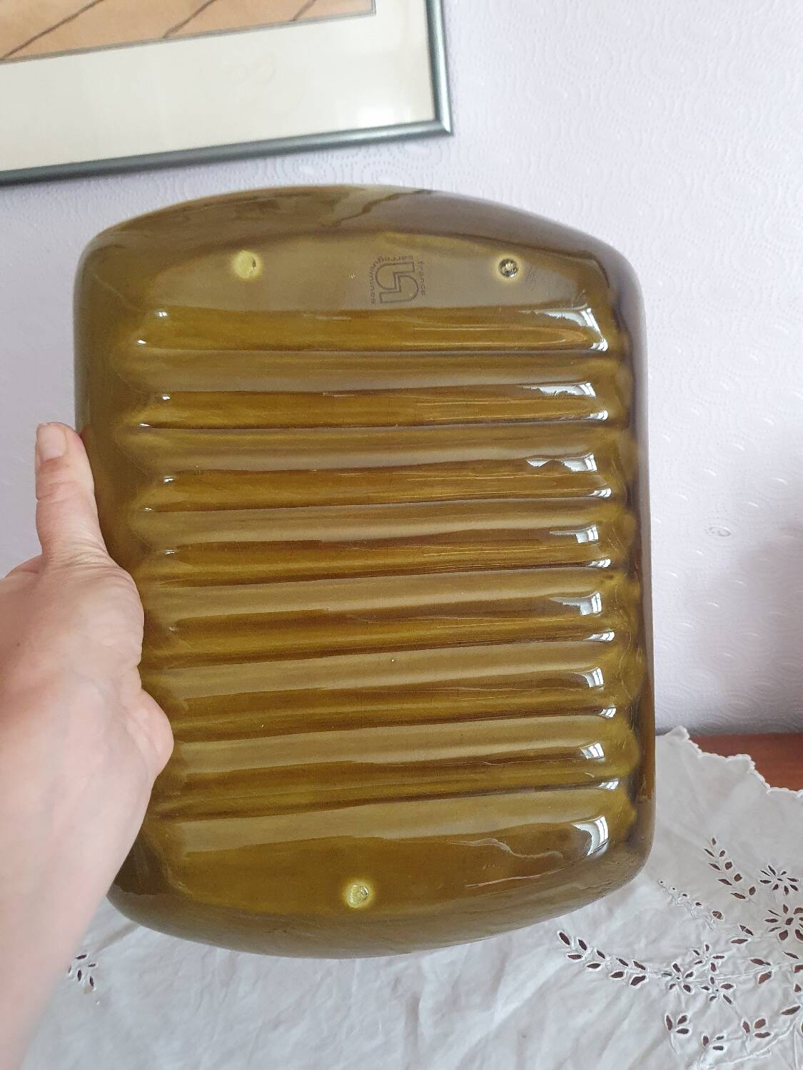 Khaki asparagus dish in vintage Sarregemines France slip