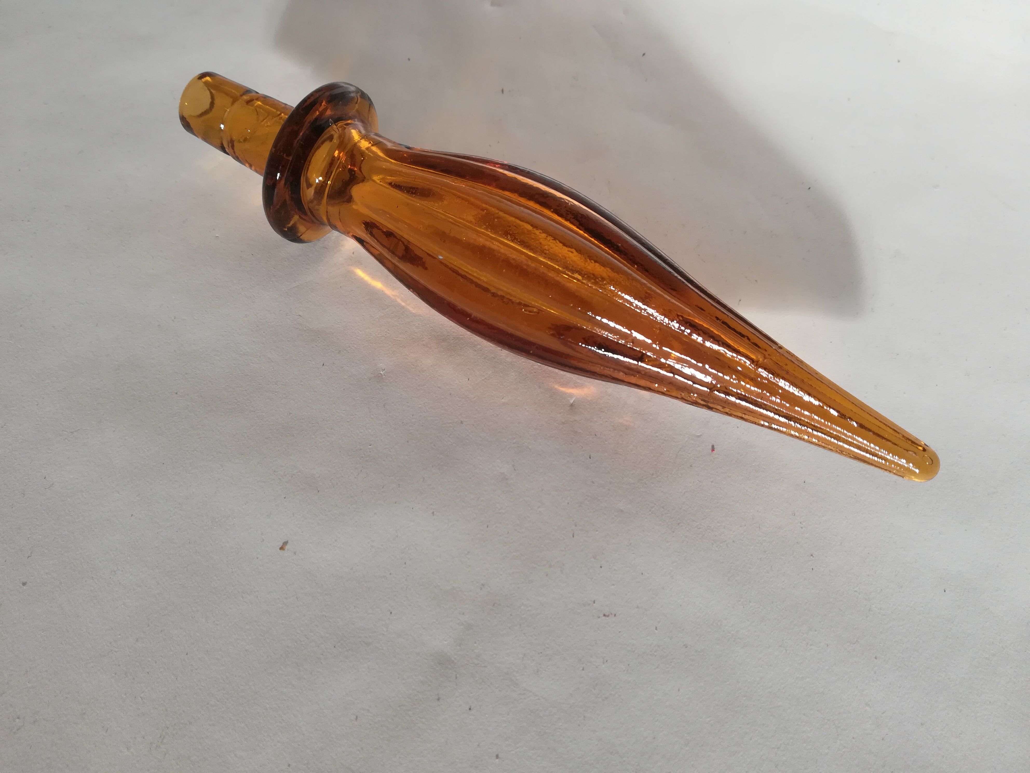 Decanter vintage style empoly