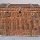 Travel trunk 1900 in wicker