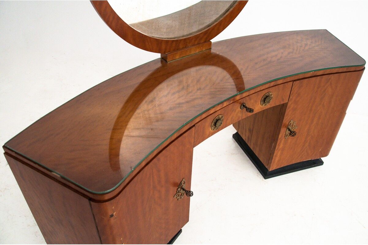 Art deco dressing table with mirror