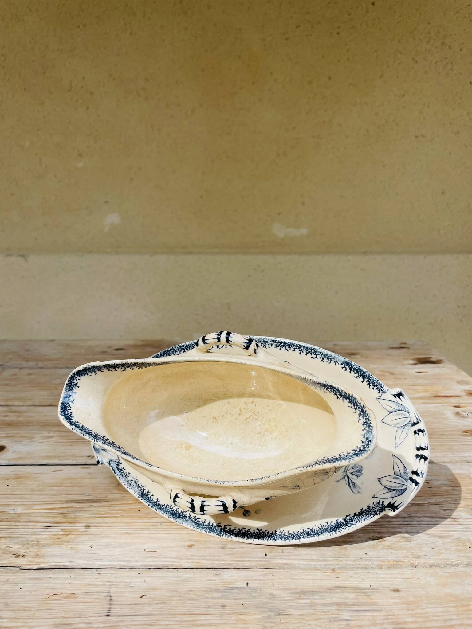 Sarreguemines iron clay sauceboat