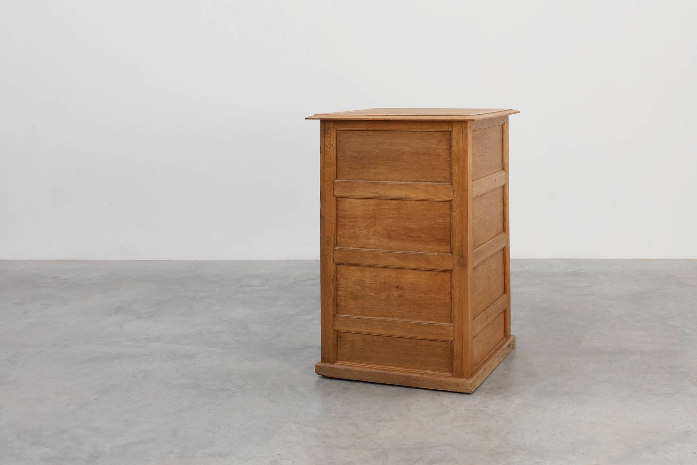 Cabinet de classement en chêne industriel avec poignées en laiton, Royaume-Uni, années 1920