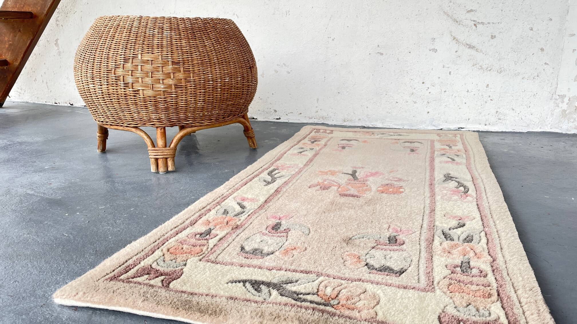 Vintage beige pink velvet rug 118 x 60cm