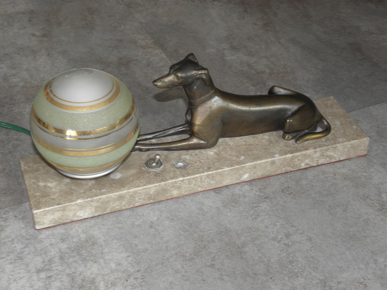 Art deco table lamp in marble and bronze dog figurine