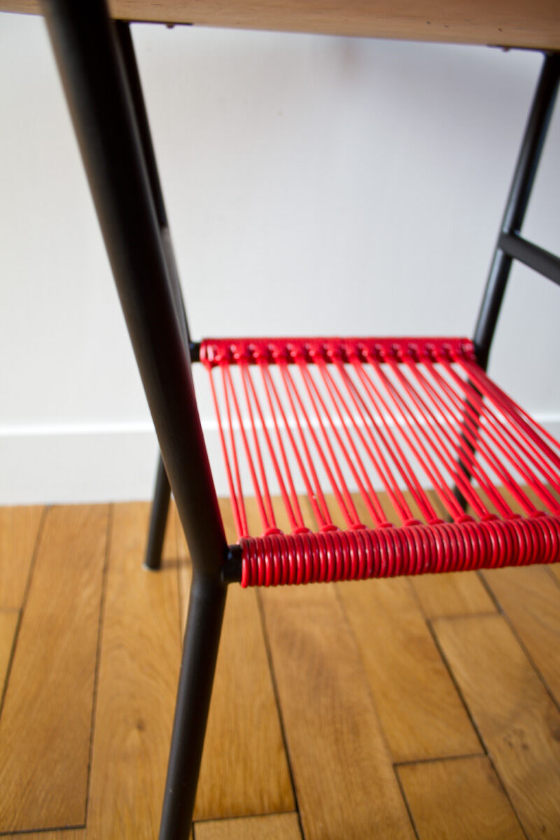 Table low red scoubidou