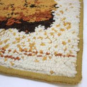 Ensemble de trois tapis rouges au design rétro, années 1980.