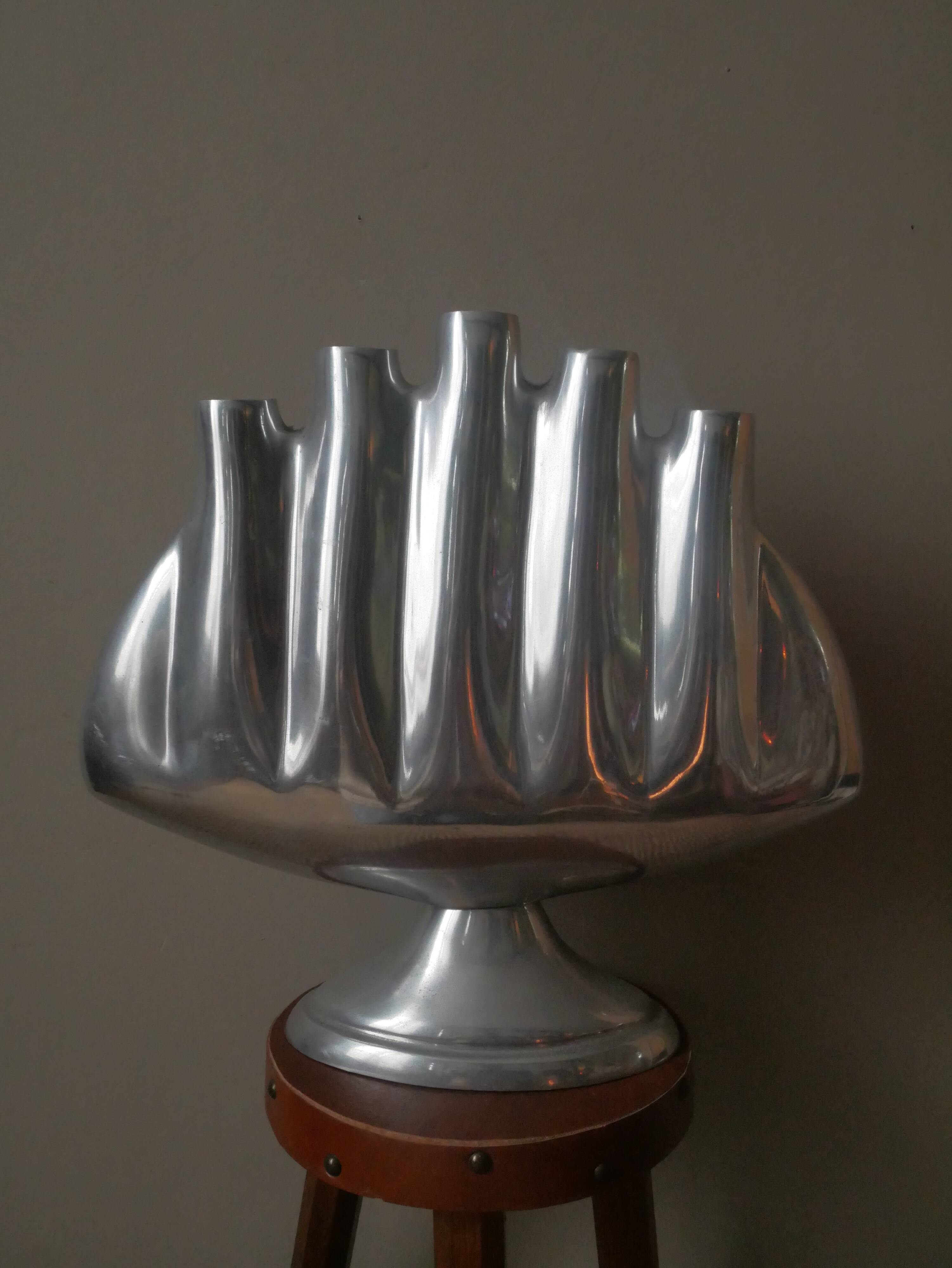 Tulip vase cast aluminum contemporary design
