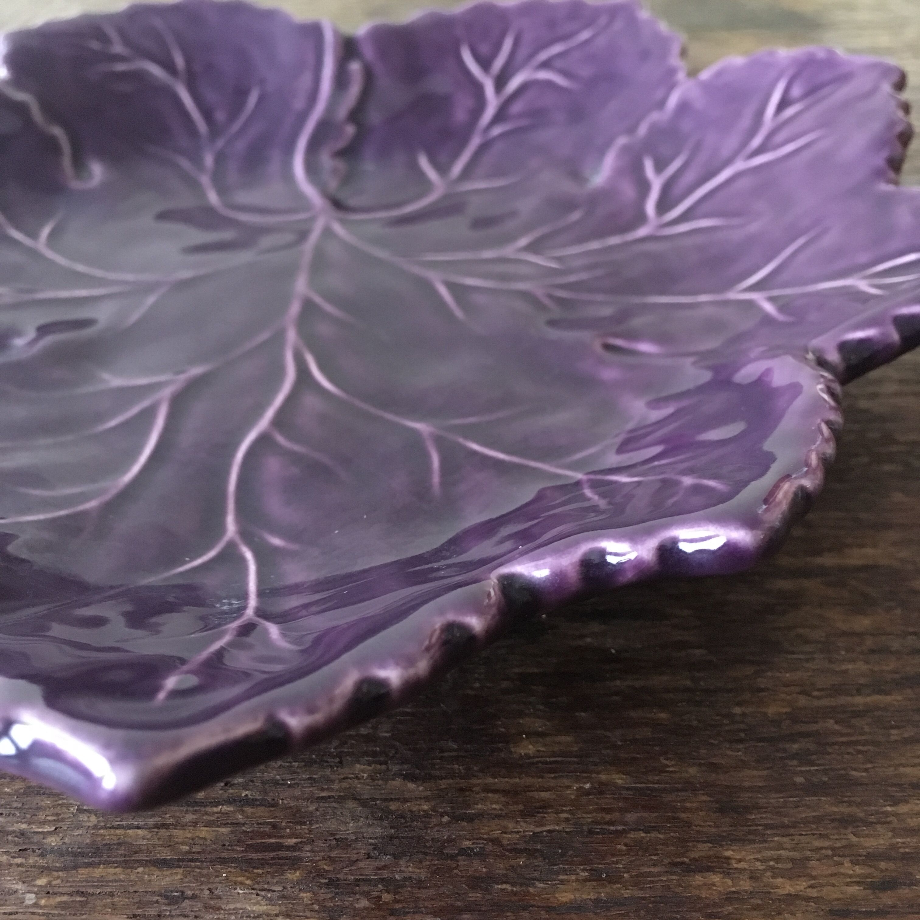 Empty pocket or purple table ceramic leaf plate