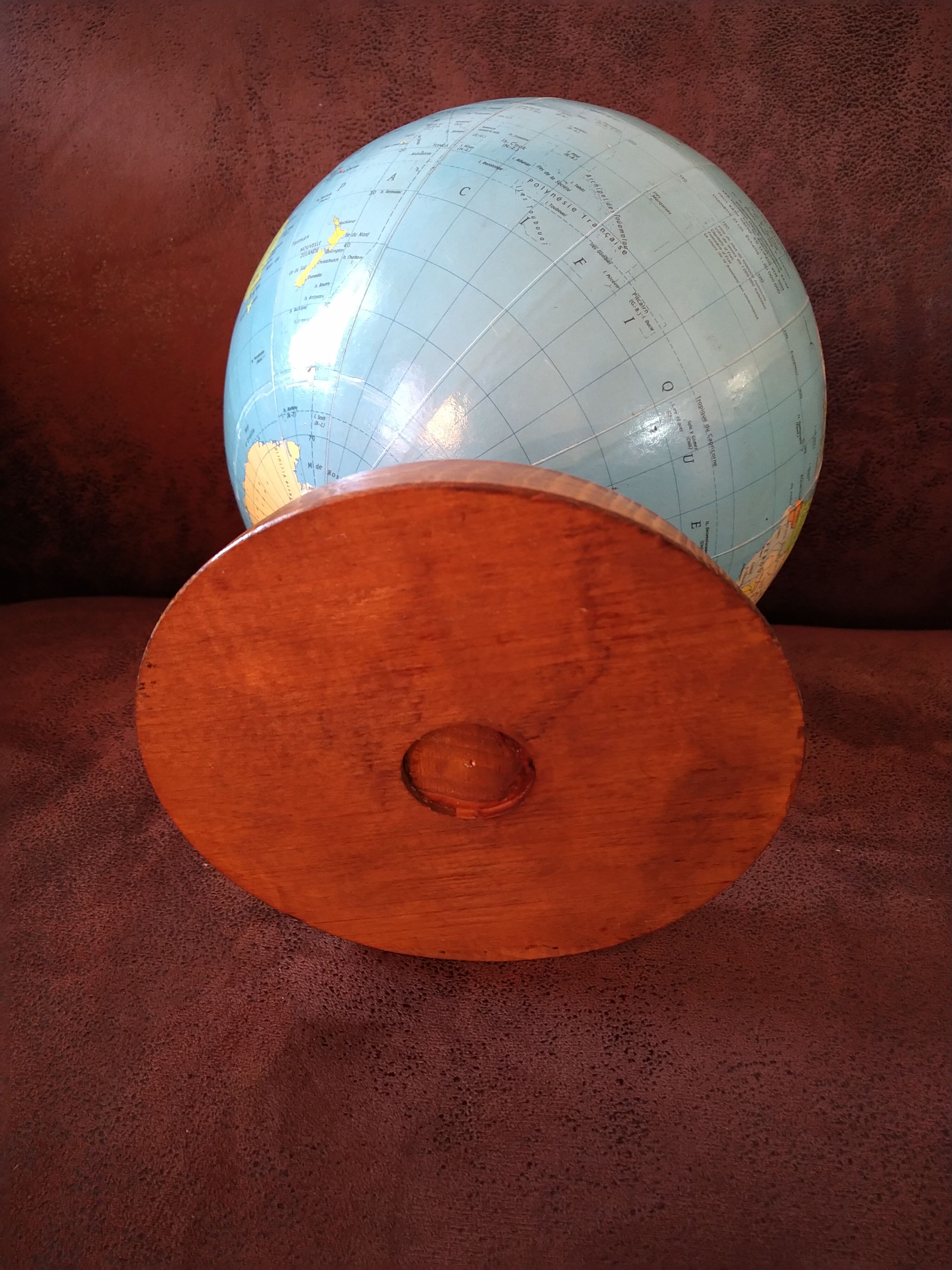 vintage leiz globe